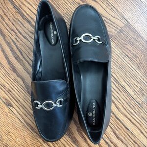 Bandolino Black Loafers with Silver Chain